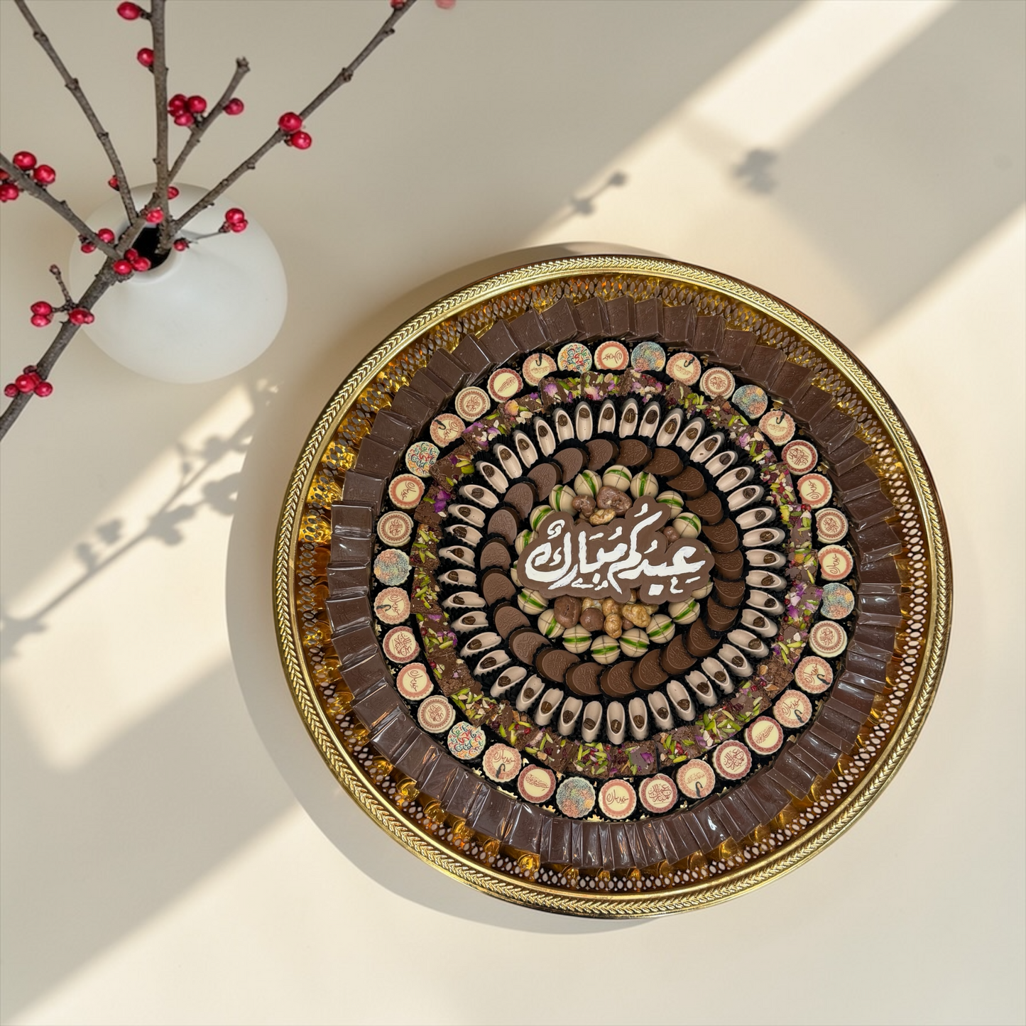 Luxury Stainless Steel Platter – Giovanni Signature Chocolate Selection صحن استانلس ستيل كبير مع تشكيلة سيجنتشر من جيوفاني