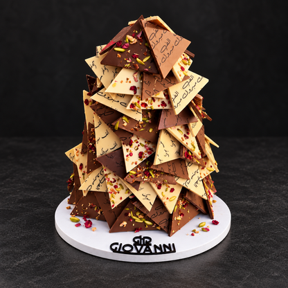 هرم مثلثات بطباعة على الشوكليت – Printed Chocolate Triangles Pyramid