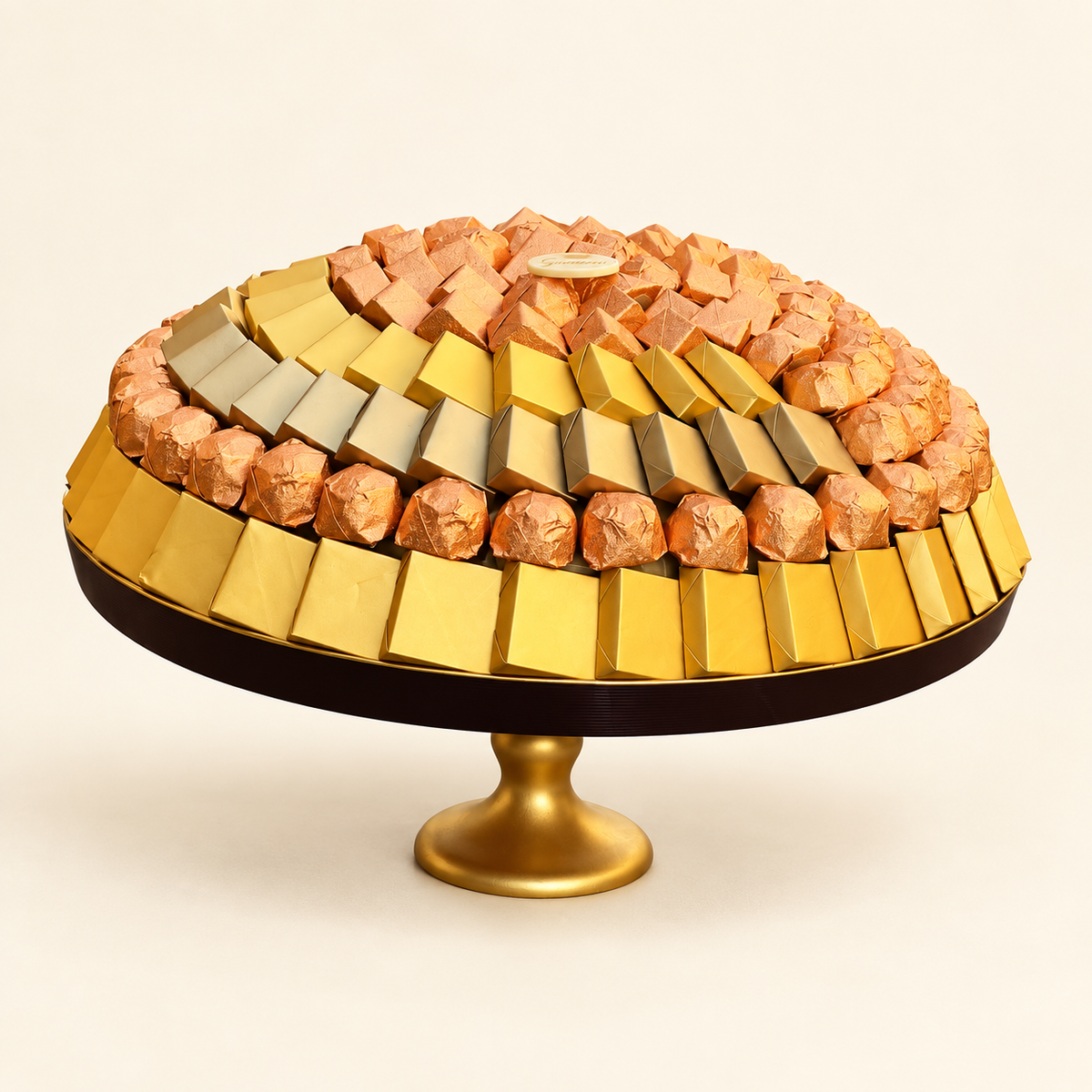 صحن سيراميك مع شوكليت مغلف | Ceramic Tray with Wrapped Chocolate
