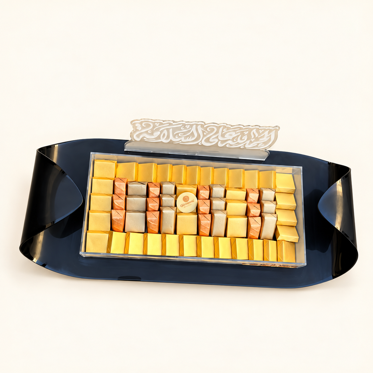 صحن أكريليك مع شوكليت مغلف | Acrylic Tray with Wrapped Chocolate