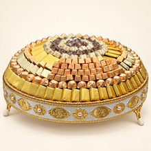 صحن استانلس VIP كبير مع شوكليت مغلف | Large VIP Stainless Steel Tray with Wrapped Chocolate