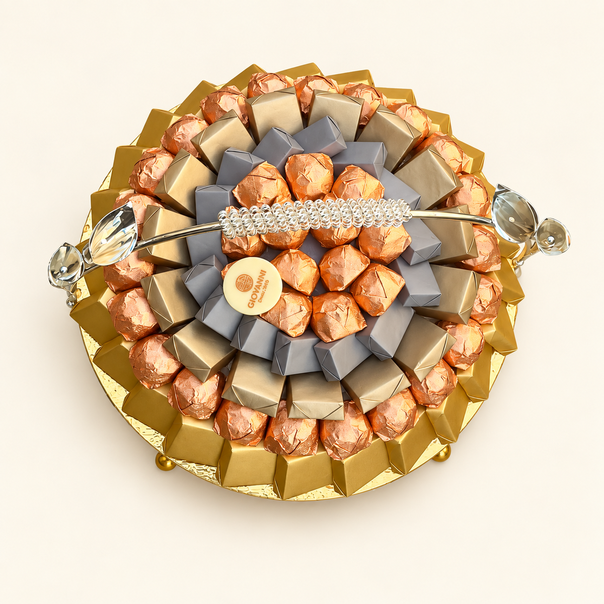 صحن ستانلس بيد شوكولاتة مغلّفة | Stainless Steel Handle Plate with Wrapped Chocolate
