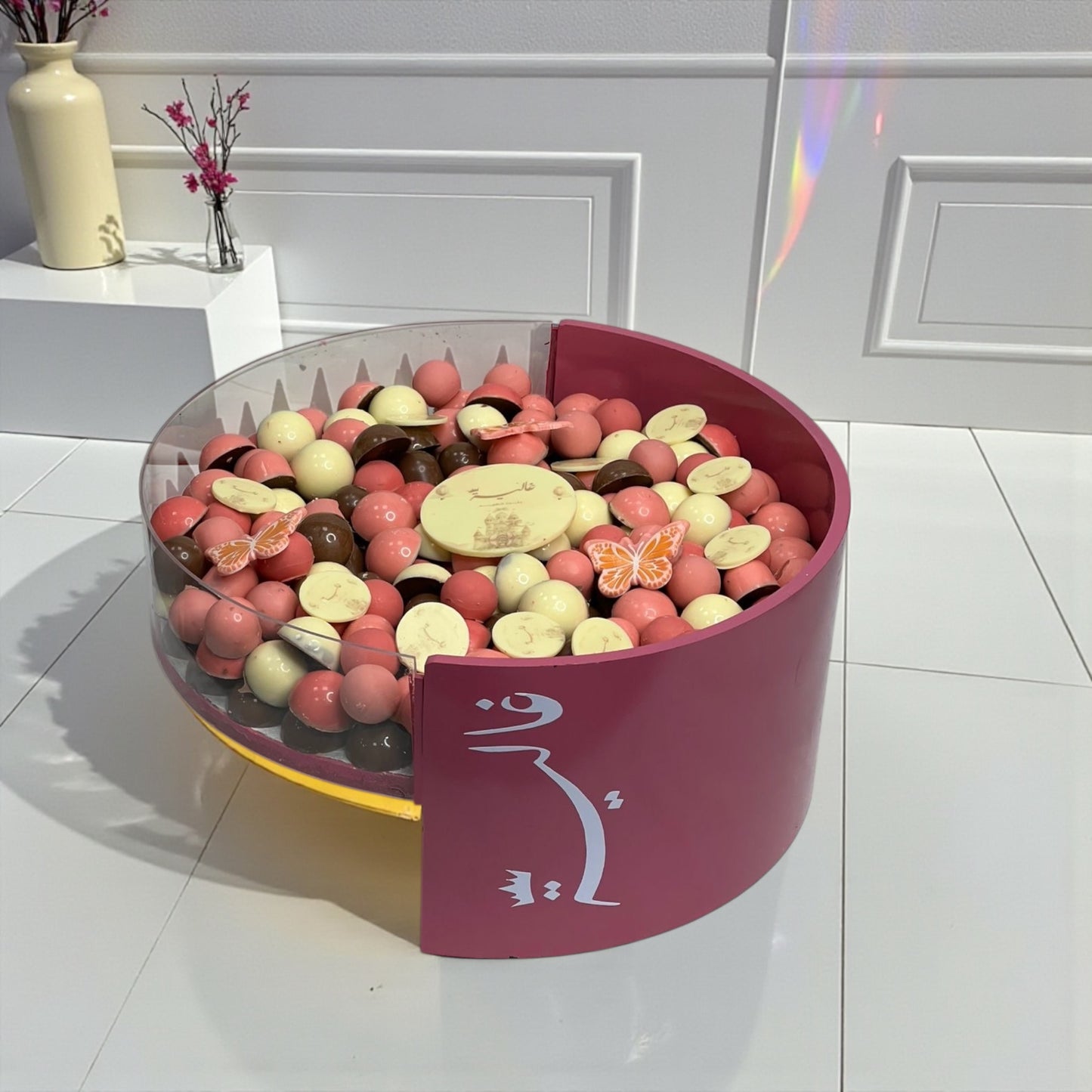 بوكس شوكولاتة أكريليك فاخر بتصميم مخصوص– Giovanni Chocolate Luxury Custom Acrylic Chocolate Box – Giovanni Chocolate