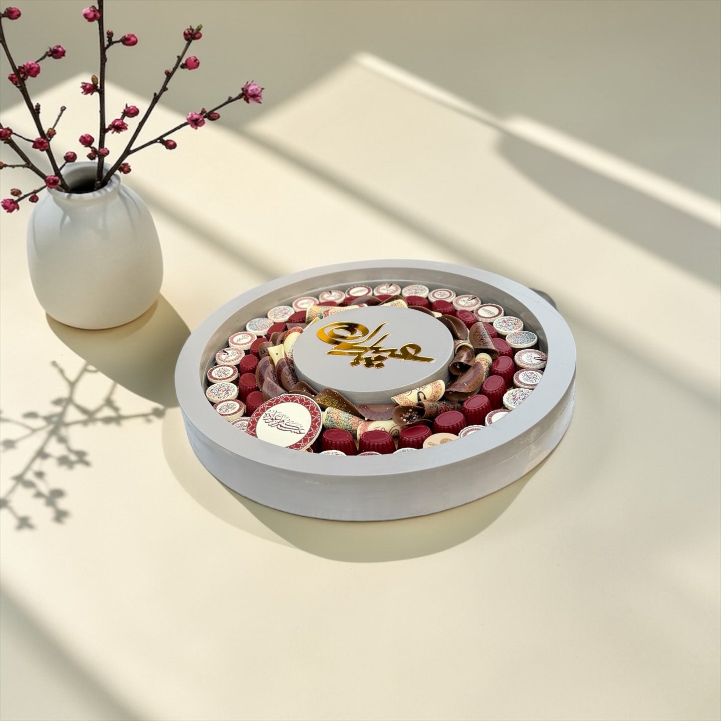 Eid Luxury Chocolate Wooden Platter | صحن شوكليت فاخر للعيد على صحن خشبي