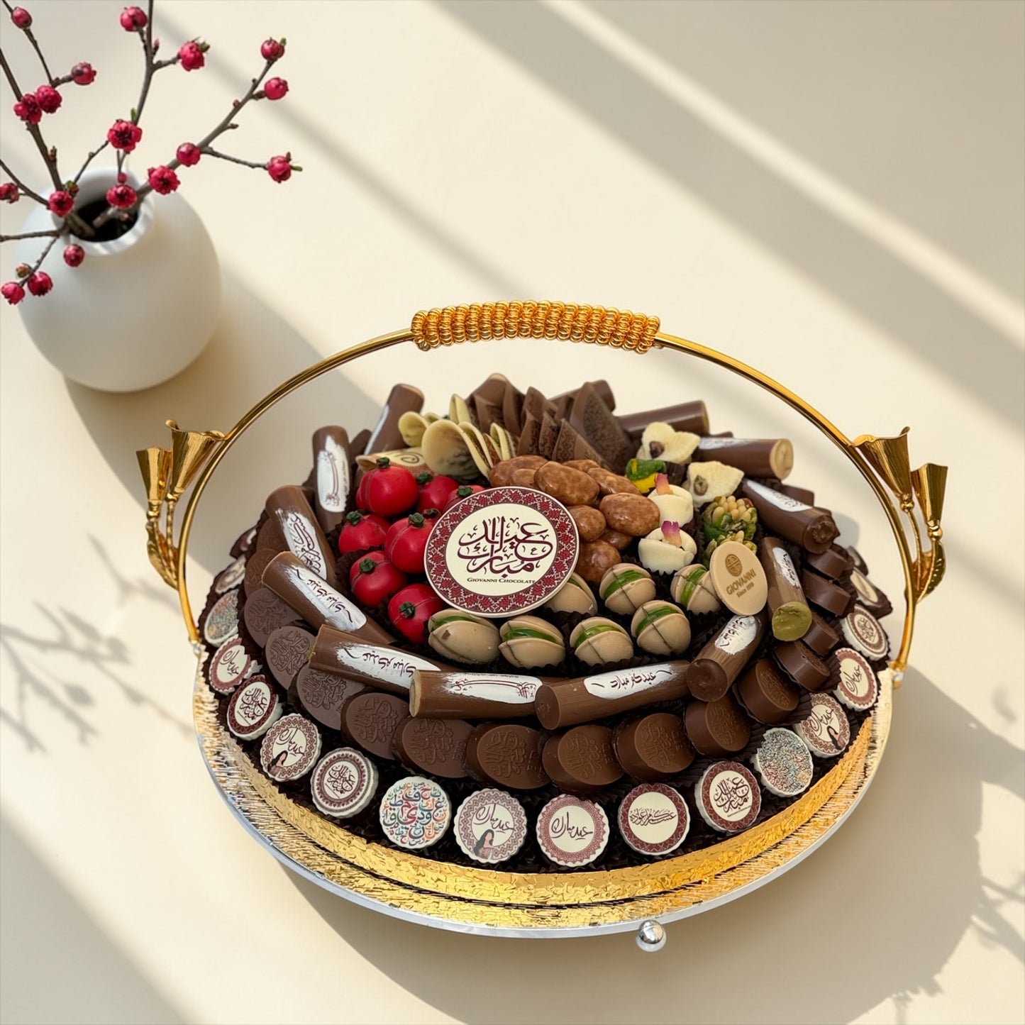 Luxury Belgian Chocolate Golden Platter | صحن ذهبي فاخر مع تشكيلة شوكليت بلجيكي