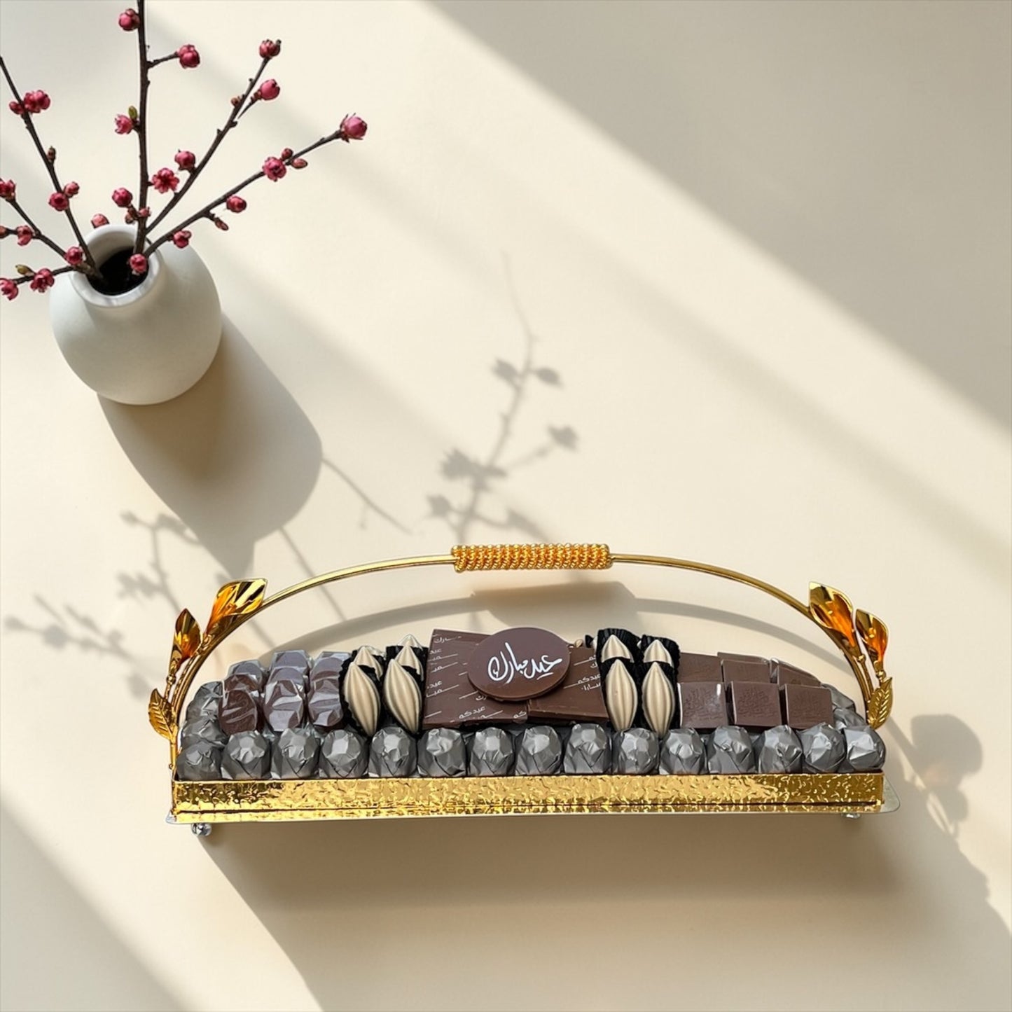 Belgian Chocolate Gold Rectangular Platter | صحن ذهبي مستطيل مع تشكيلة شوكليت بلجيكي