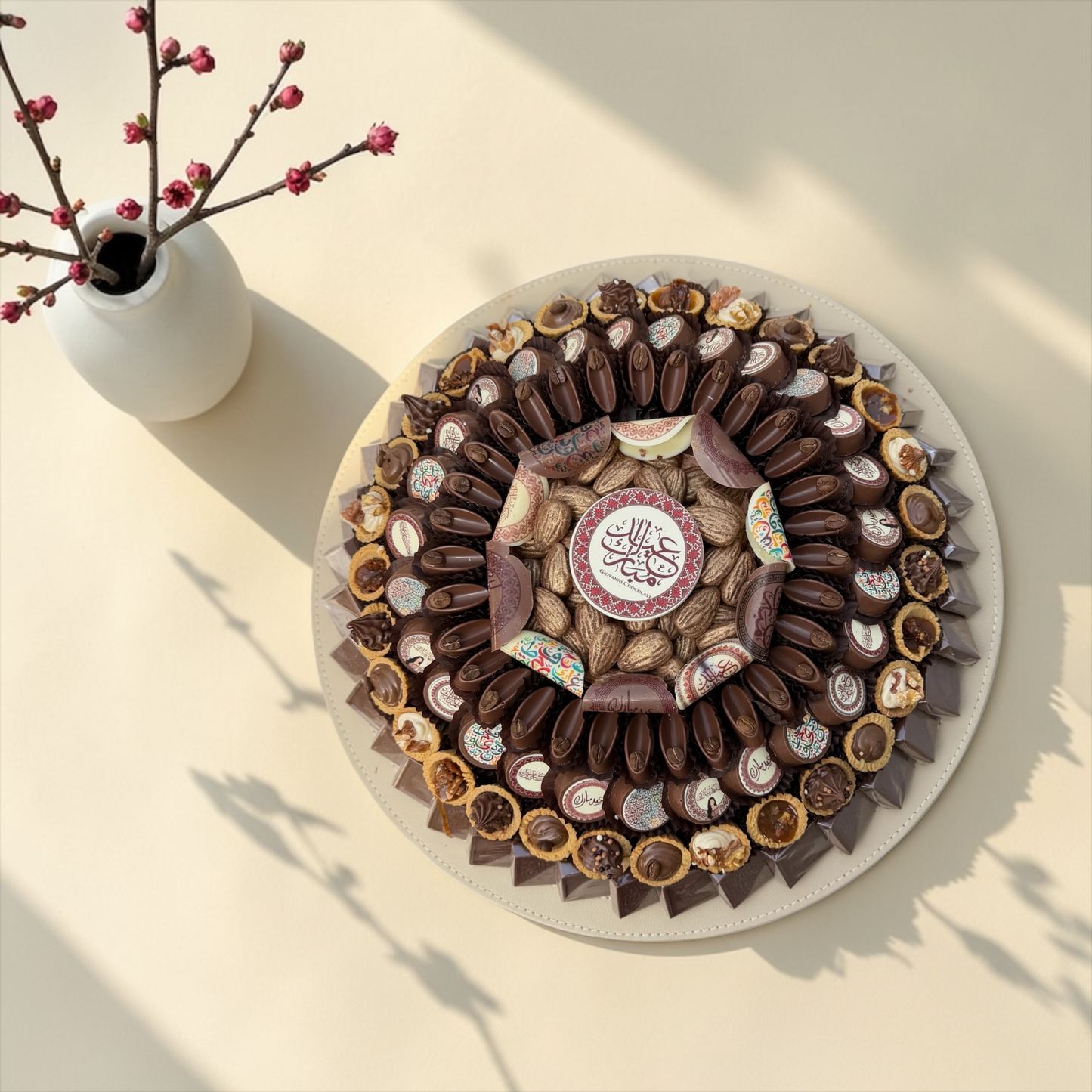 Giovanni Signature Eid Chocolate Leather Platter | صحن جلد فاخر بتشكيلة جيوفاني سيجنتشر لشوكليت العيد