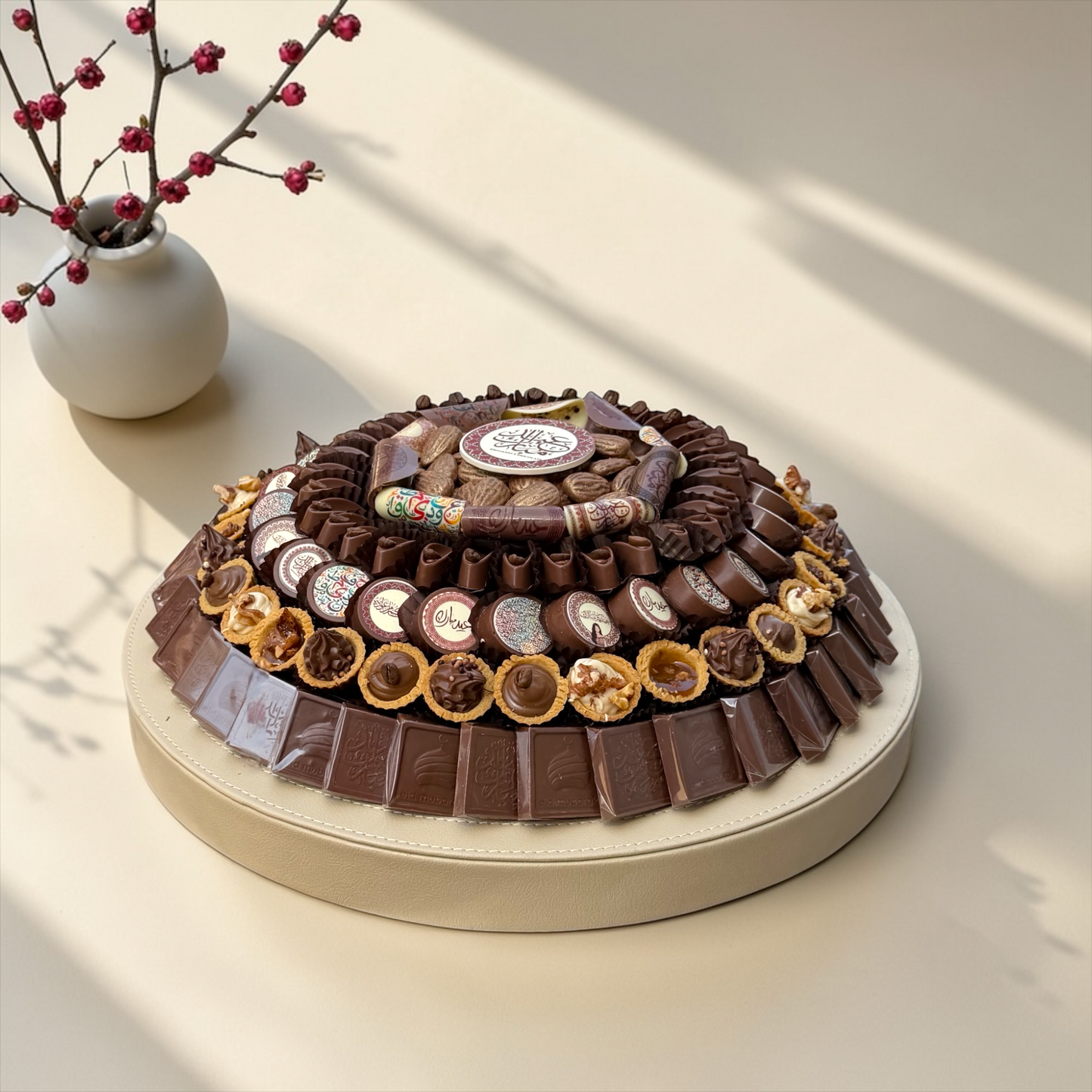 Giovanni Signature Eid Chocolate Leather Platter | صحن جلد فاخر بتشكيلة جيوفاني سيجنتشر لشوكليت العيد
