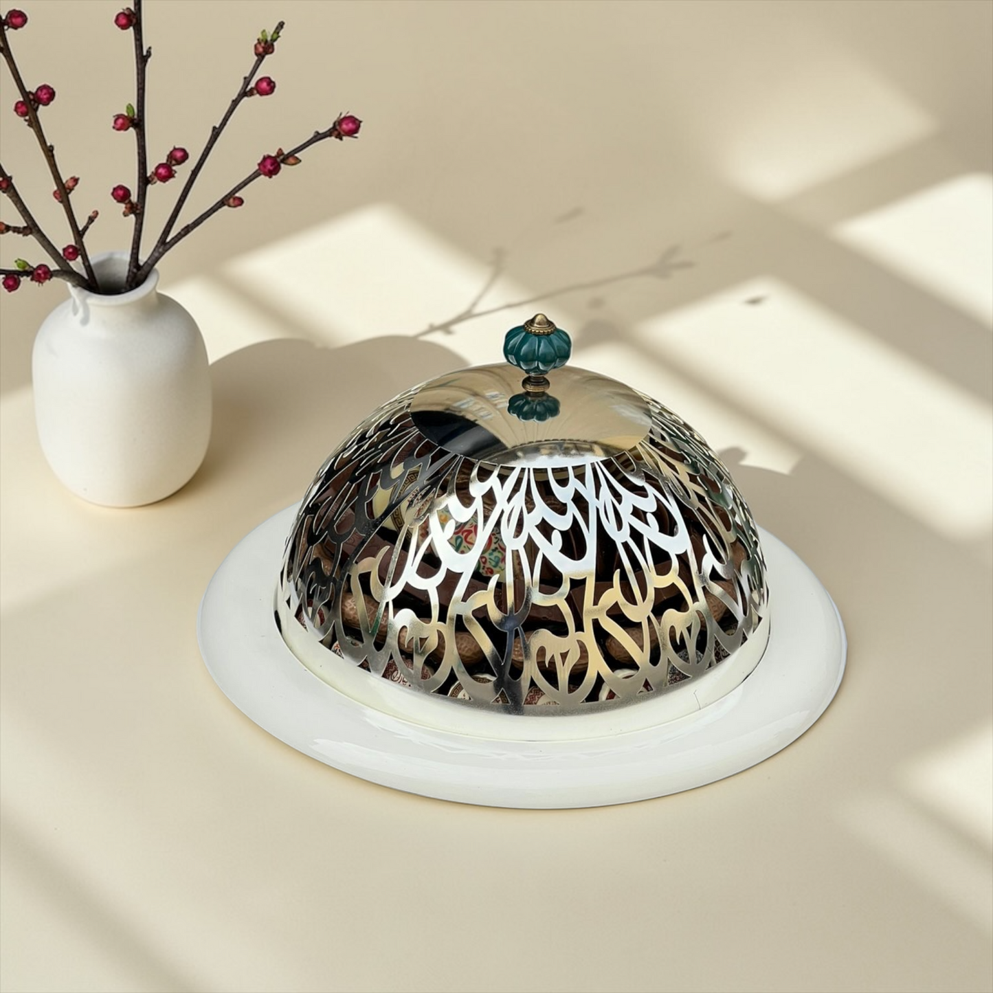 Eid Chocolate Porcelain Platter with Stainless Steel Lid | صحن بورسلين مع غطاء ستانلس فاخر لشوكليت العيد