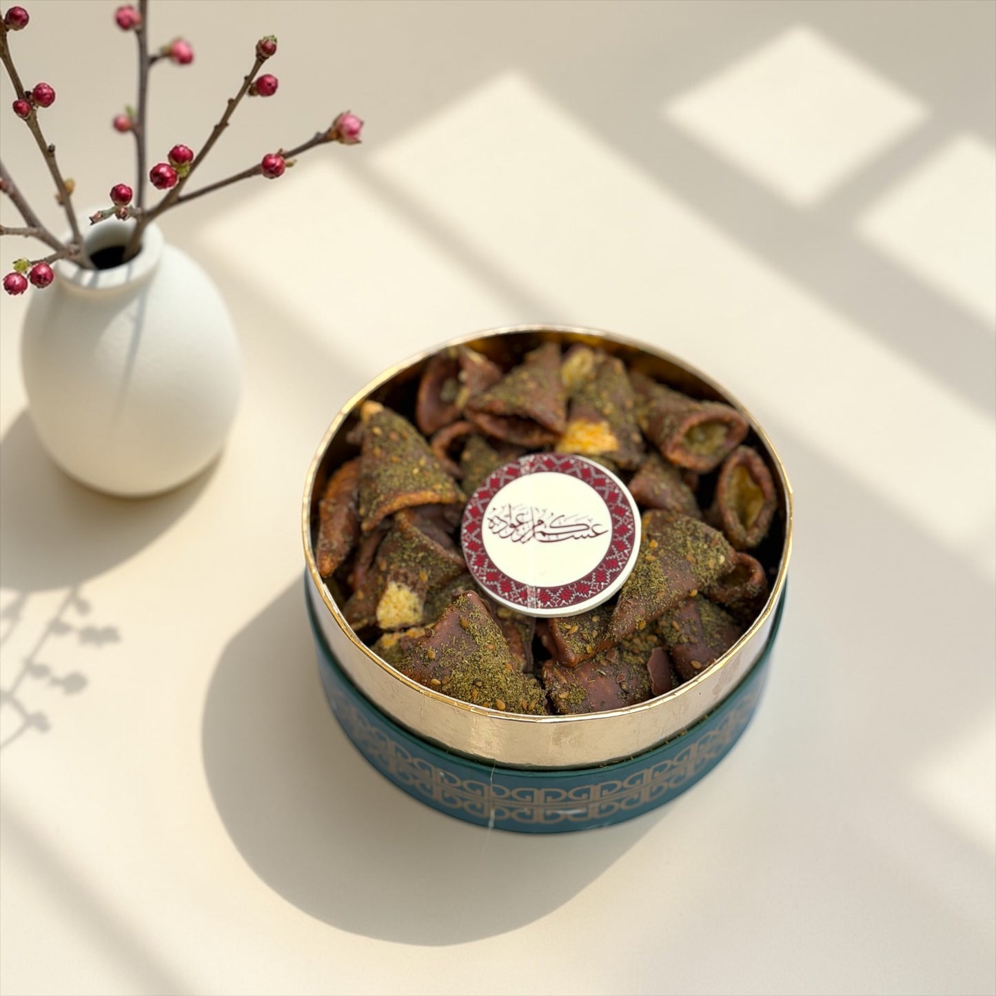 Pretzel Bites with Milk & White Chocolate Box | بوكس بريتزل بالزعتر مع شوكليت ميلك ووايت