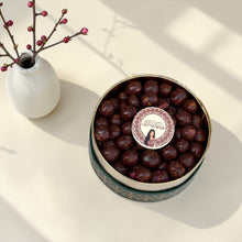 Handmade Milk Chocolate Dragée Box – Rose Hazelnut | بوكس دراجيه شوكليت ميلك هاند ميد بالبندق والورد