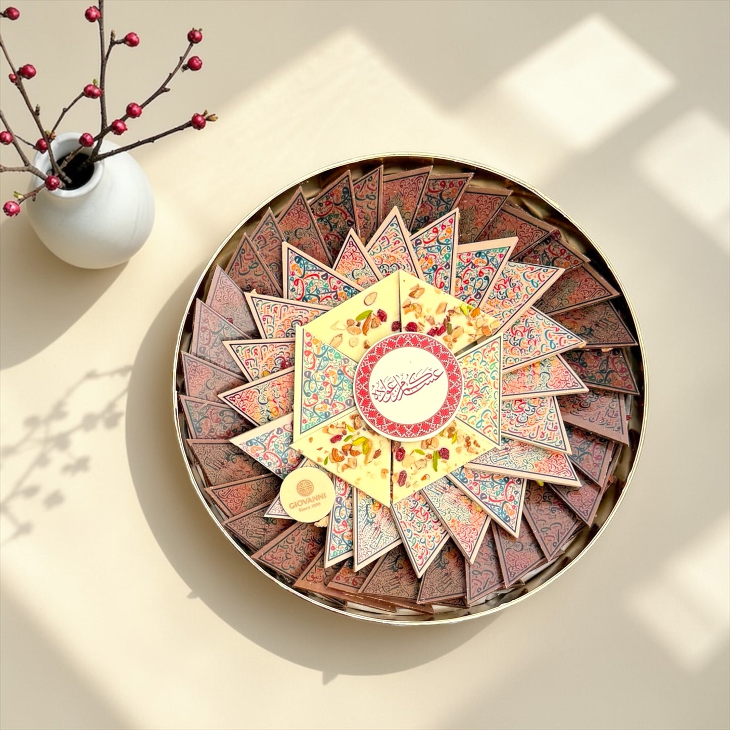 Printed Triangle Chocolate with Nuts Box | بوكس شوكليت مثلثات مطبوع بالمكسرات