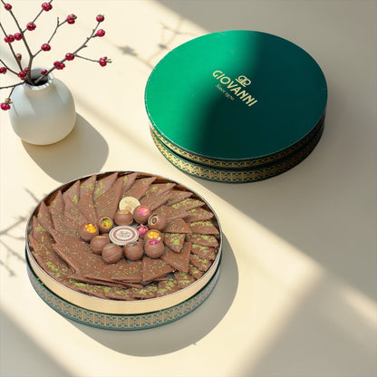 Premium Gavotte Triangle Biscuit Chocolate Box | بوكس بريميوم بسكويت جافوت مثلثات مع شوكليت وحبة الكاكاو